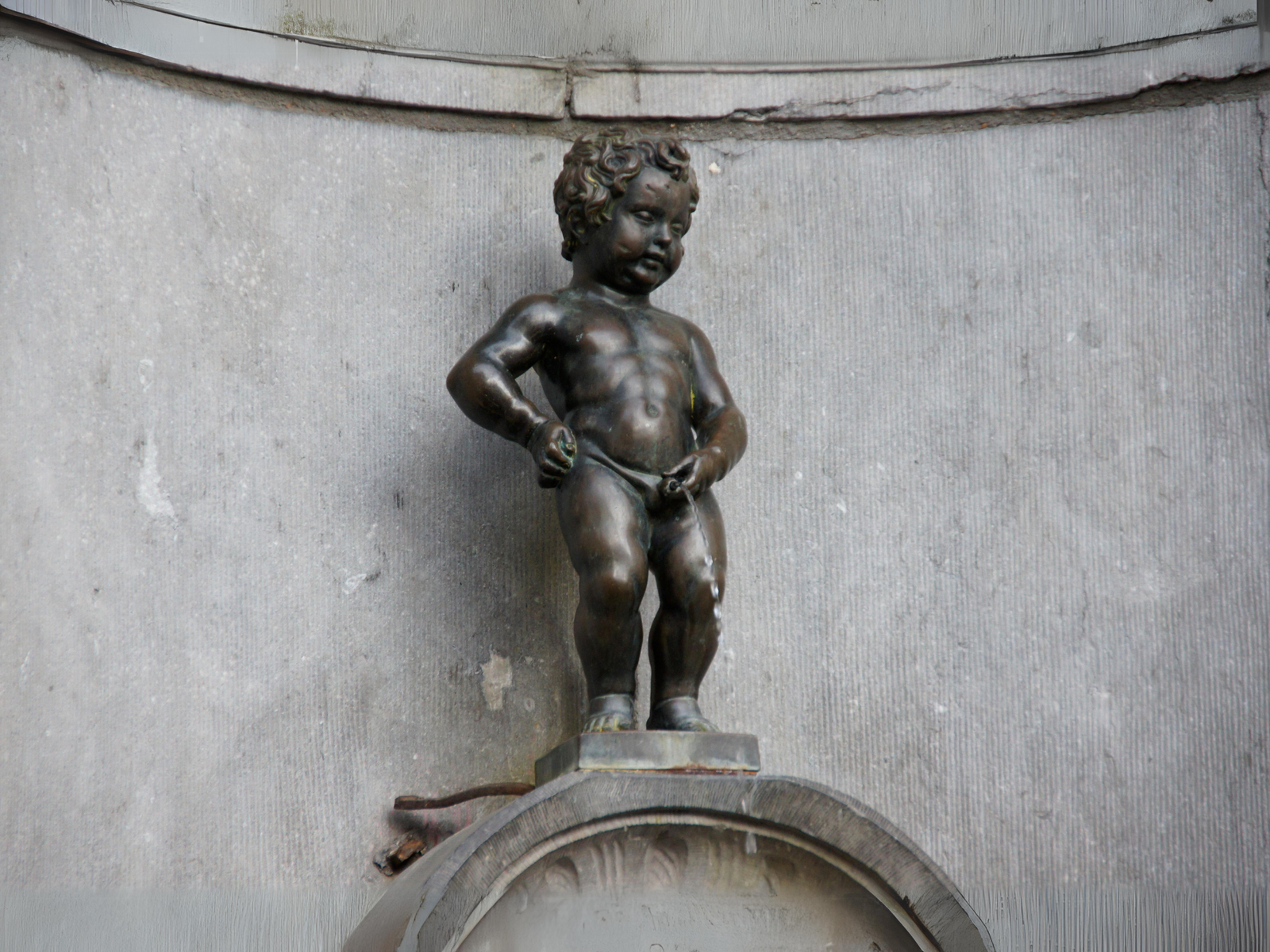 maneki pis